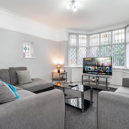 5 Bedroom House - 11 Guests - Garden - Wifi - Smart Tv - Top Rated - Large Driveway 4 Multiple Vehicles - Perfect For Contractors Birmingam Exterior foto
