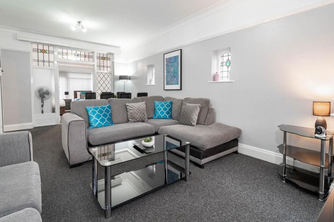 5 Bedroom House - 11 Guests - Garden - Wifi - Smart Tv - Top Rated - Large Driveway 4 Multiple Vehicles - Perfect For Contractors Birmingam Exterior foto