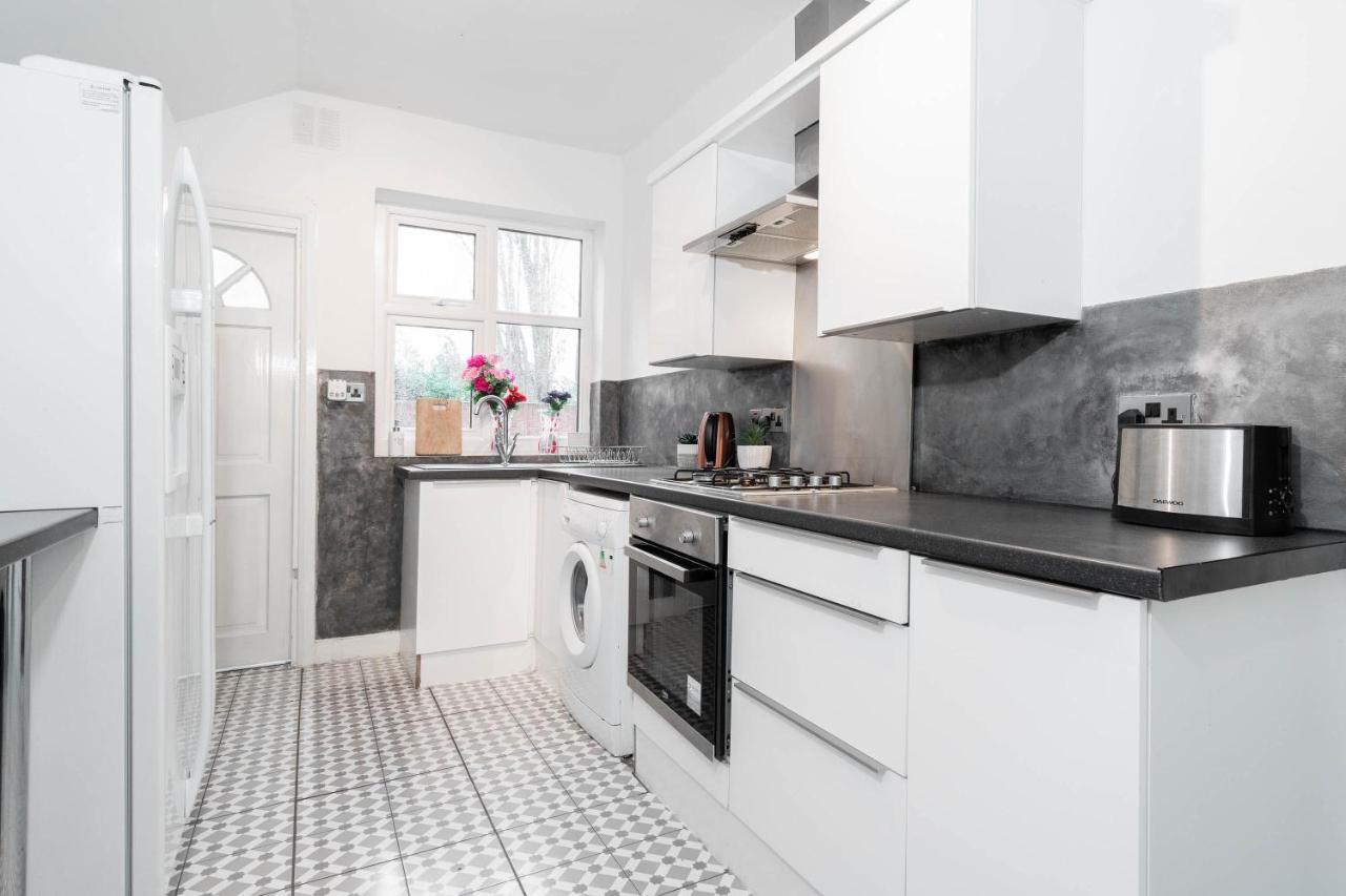 5 Bedroom House - 11 Guests - Garden - Wifi - Smart Tv - Top Rated - Large Driveway 4 Multiple Vehicles - Perfect For Contractors Birmingam Exterior foto